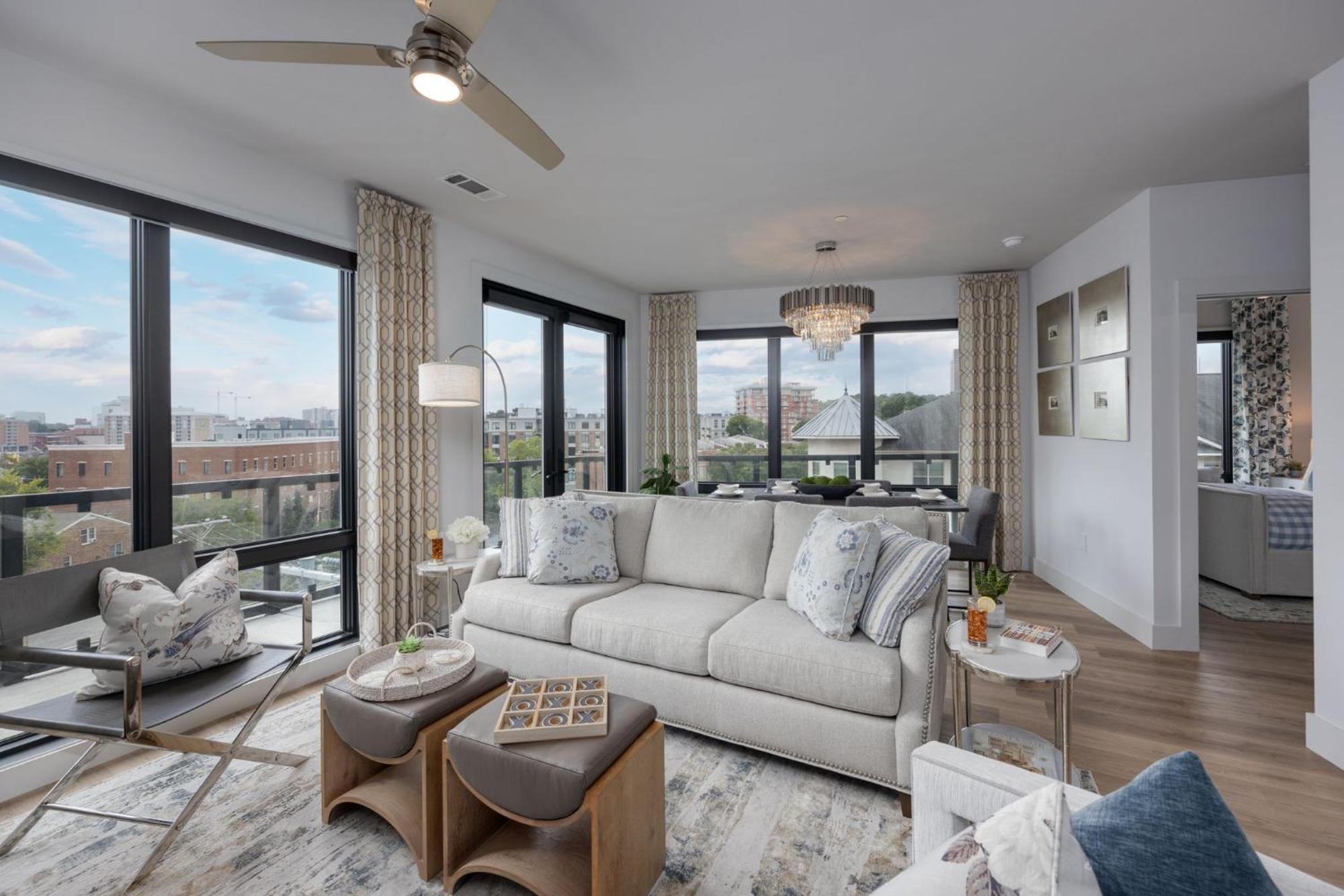 Elegant Corner Penthouse With Private Balcony, Skyline Views, Pool, And Gym Leilighet Nashville Eksteriør bilde